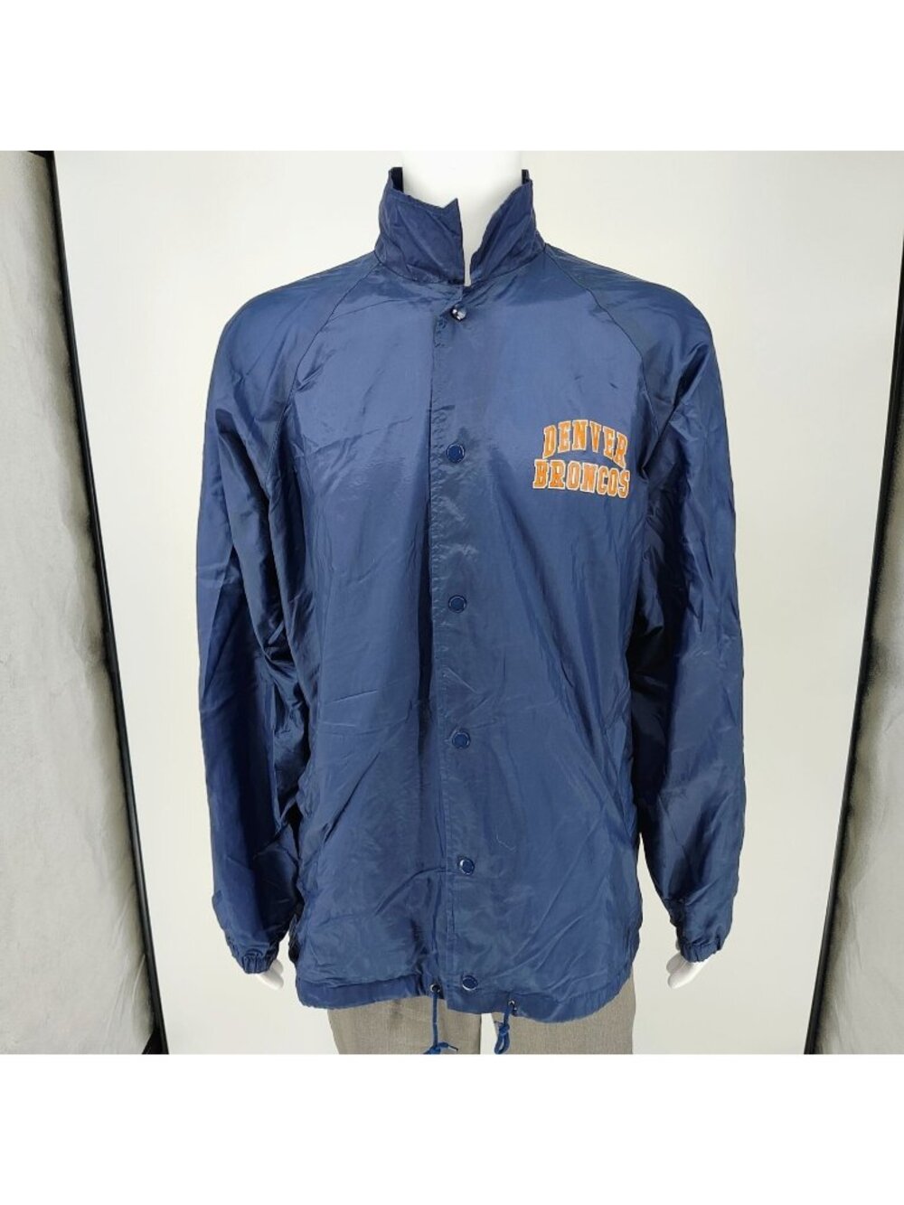 Denver Broncos NFL Gameday Logo 7 Snap Button Navy Windbreaker Jacket (Large)